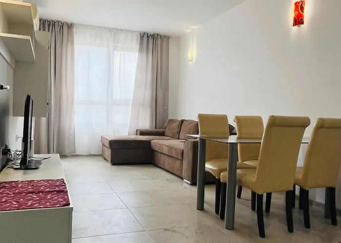 Seaview Bg Front Golden Sands