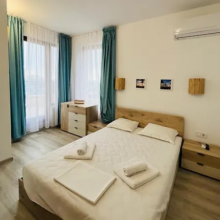 Seaview Bg Front *