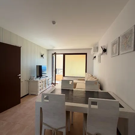 Seaview Bg Front