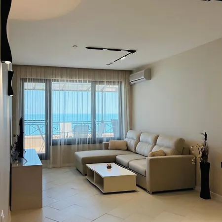 Apartment Seaview Bg Front