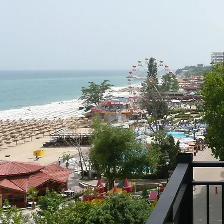 Sea View Front غولدن ساندز