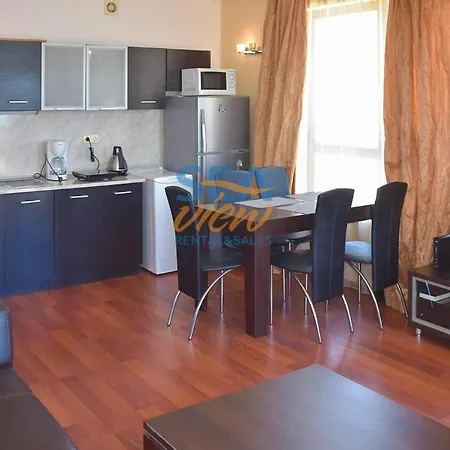 Sea View Front غولدن ساندز