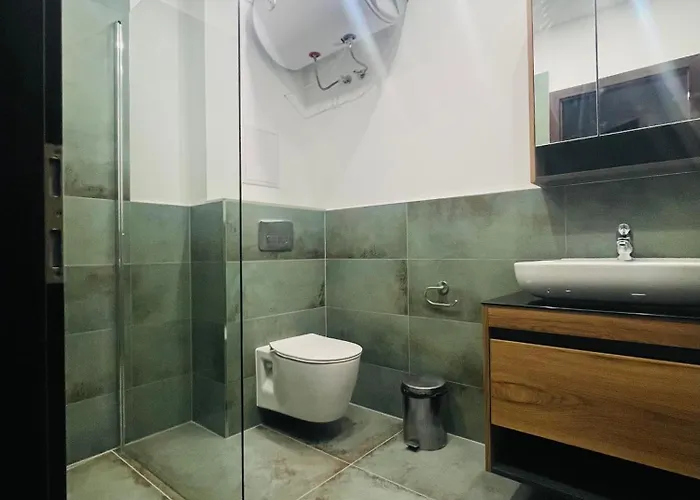 Seaview Bg Front * Golden Sands